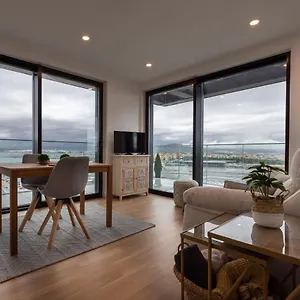 Apartment Forbes Suite1406-hosted By Sweetstay, Gibraltar