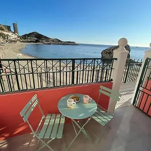 Apartment Beachfront 1br Maisonette Your Dream Vacation, Gibraltar